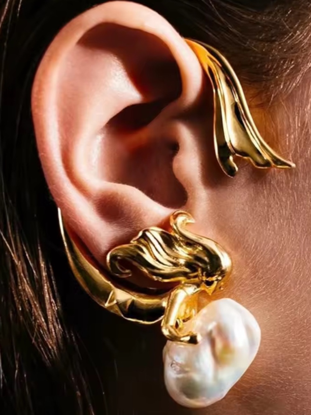 Anthropologie Gold Mermaid Pearl Ear Cuff